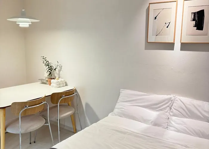 게스트하우스 Rym Stay, New Stay, Cozy 2br, 3 Beds, 5 Min To Subway, Near Lotte Tower, Lotte World, Kspo Dome, & Coex, Licensed 서울특별시