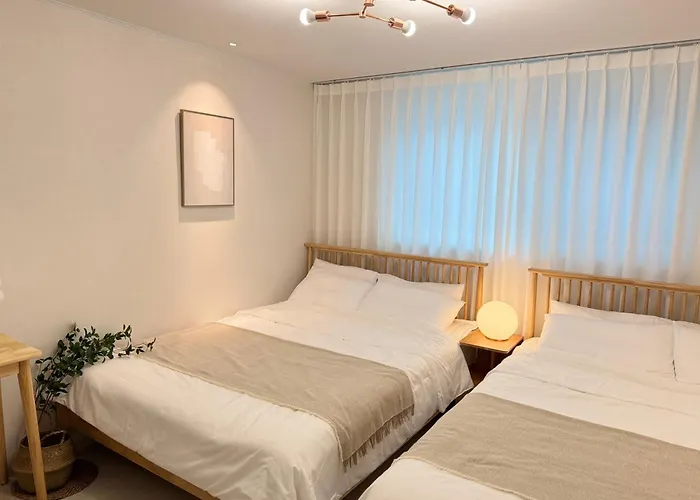 게스트하우스 Rym Stay, New Stay, Cozy 2br, 3 Beds, 5 Min To Subway, Near Lotte Tower, Lotte World, Kspo Dome, & Coex, Licensed 서울특별시