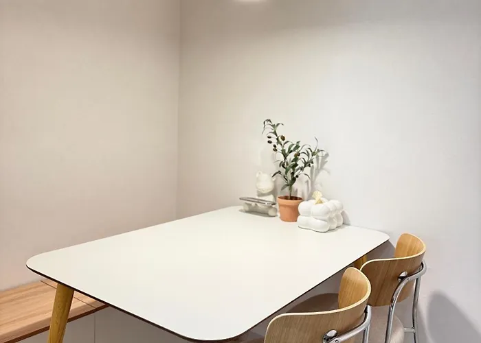 Rym Stay, New Stay, Cozy 2br, 3 Beds, 5 Min To Subway, Near Lotte Tower, Lotte World, Kspo Dome, & Coex, Licensed 4*